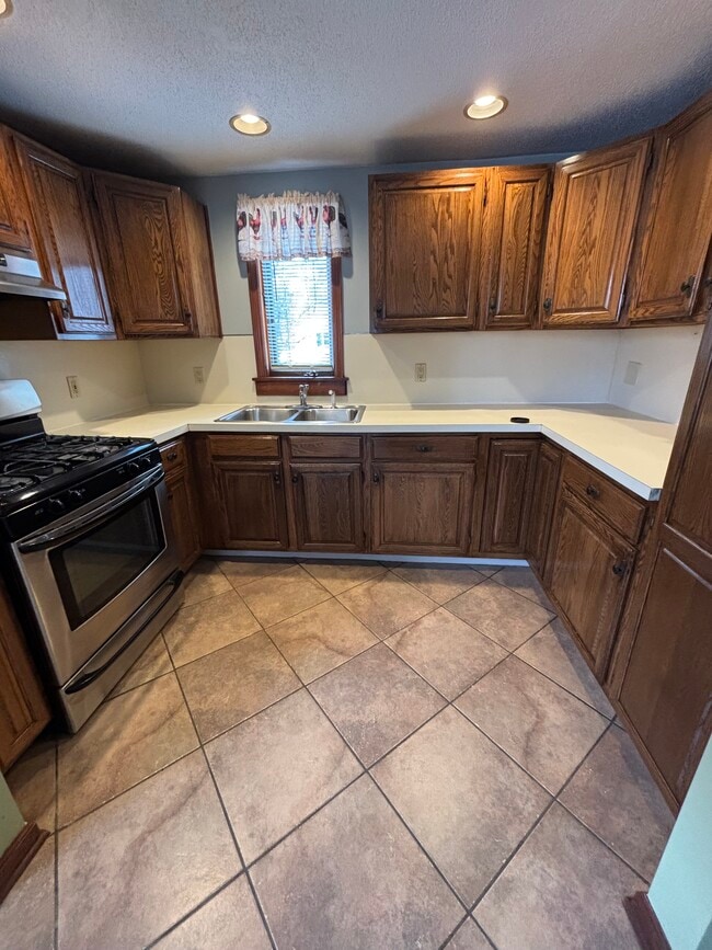 Building Photo - 33 Brooklawn St