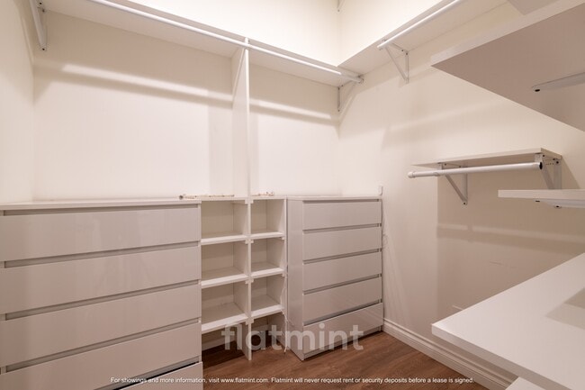 Building Photo - 16111 Stone Ave N