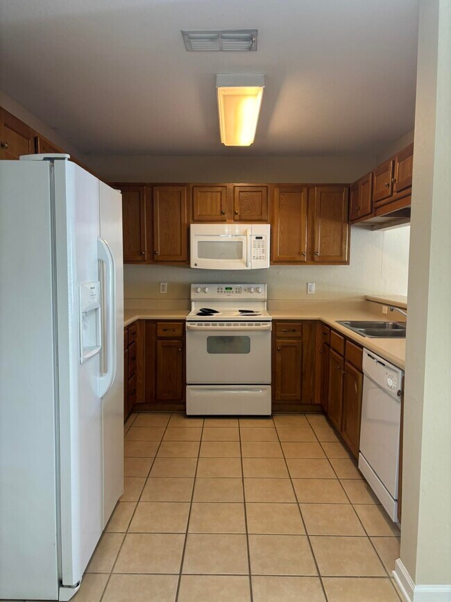 Building Photo - 4434 Gearhart Rd