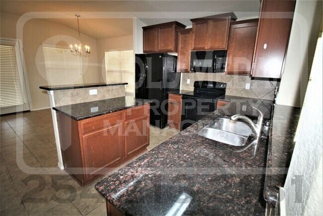 Building Photo - Beautiful 3-bedroom, 2-bathroom home with a 2-car garage now available for rent!