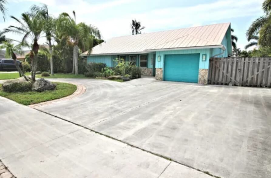 Building Photo - 1402 Cormorant Rd