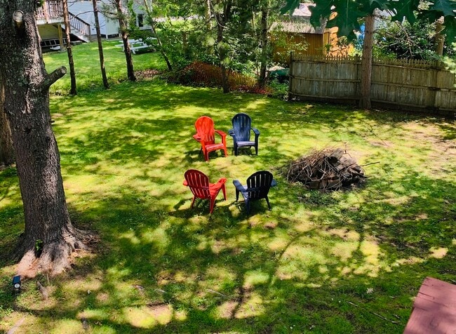 Building Photo - 9 Smith Ave