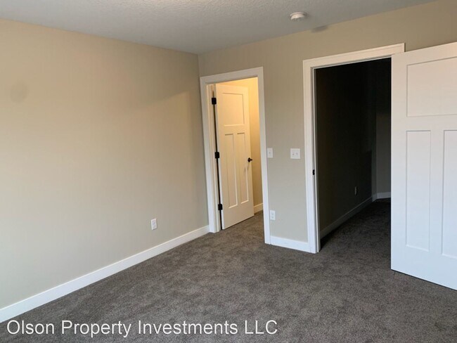 Building Photo - 3 br, 2 bath House - 541 Meadow Lane