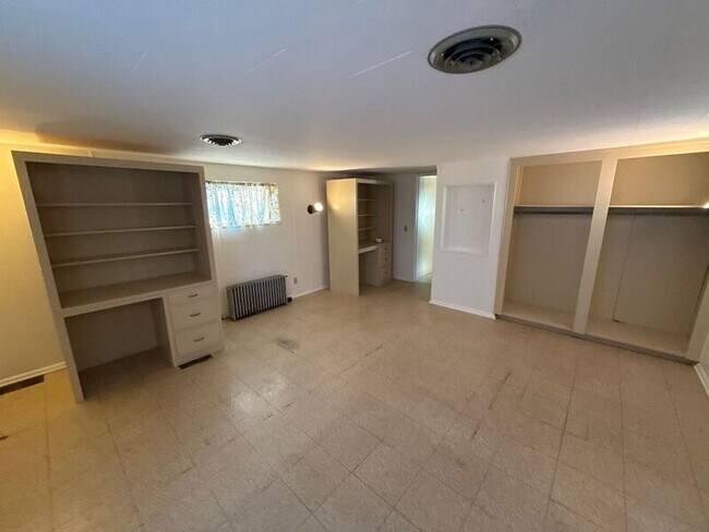 Building Photo - 1947 Marion St SE