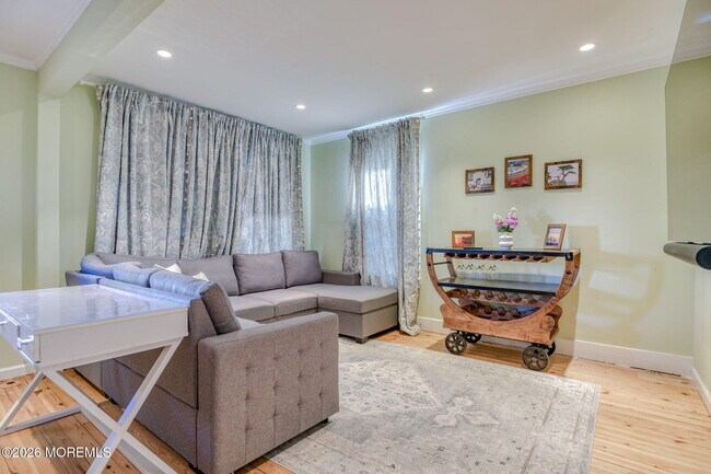 Building Photo - 26 Heck Ave