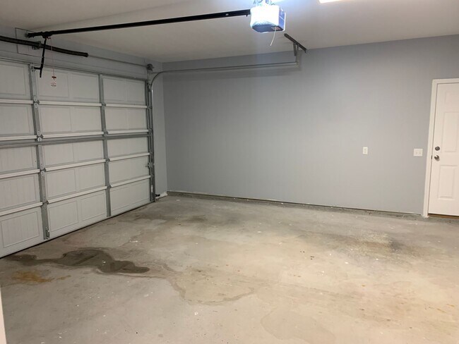 Building Photo - 501 Le Conte St