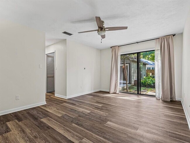 Building Photo - 3335 Micanopy Trail