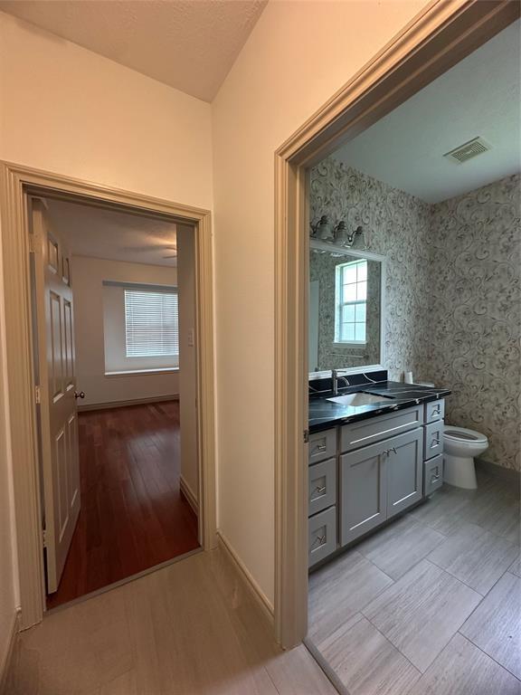 Building Photo - 2027 Marchwood Manor Dr