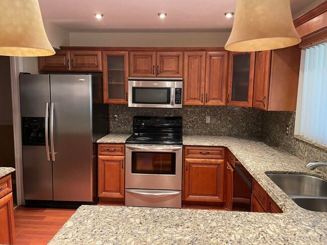 Building Photo - 1325 SE Rivergreen Cir