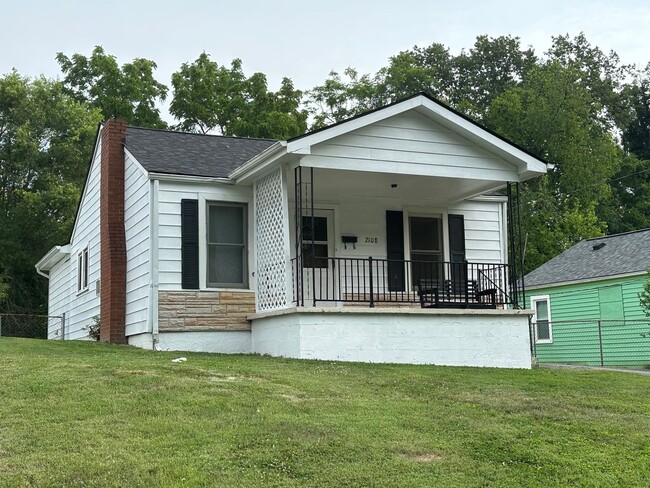 Primary Photo - 3 Bedroom / 1.5 Bath ? Kingsport, TN