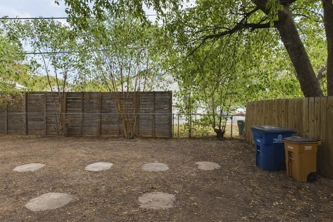 Building Photo - 500 E 48th St