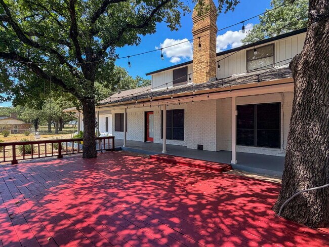 Building Photo - Beautiful 6 bed, 2 bath home in Burleson!