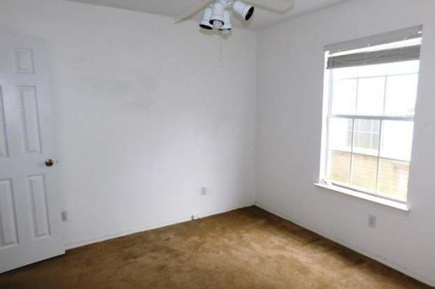 Building Photo - 2999 Meredith Dr
