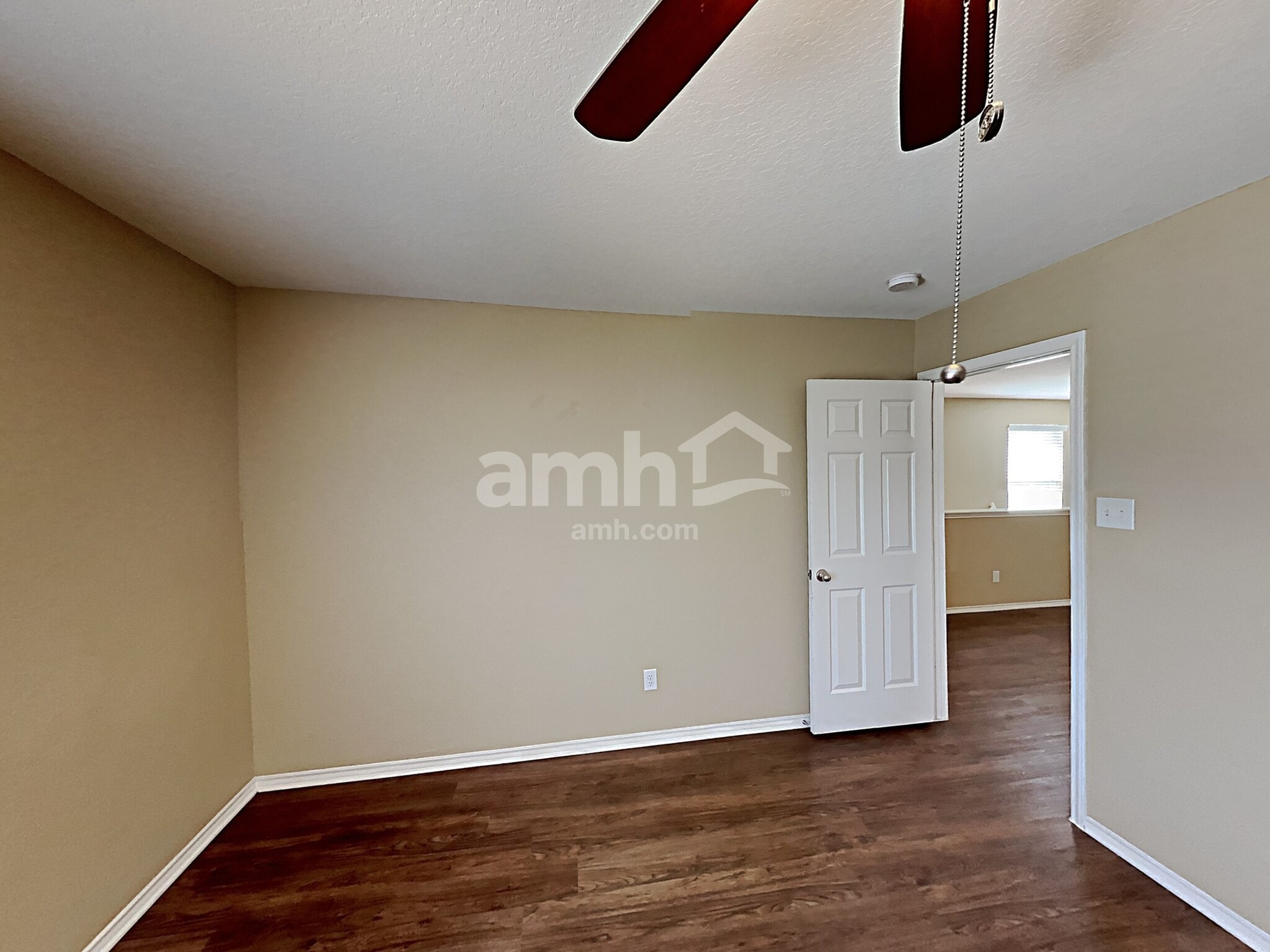 Building Photo - 9239 Pacific Maple