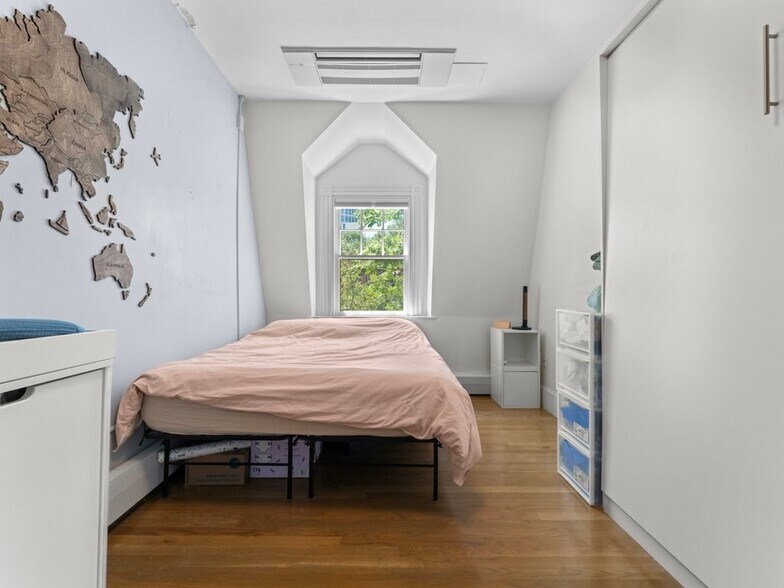 Building Photo - 365 Marlborough St