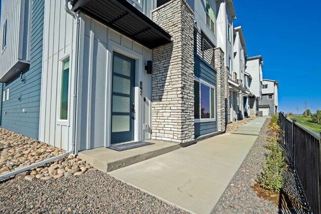 Building Photo - New luxury 4 bedroom, 3.5 bathroom home on a premium lot backing to open space with breathtaking ...