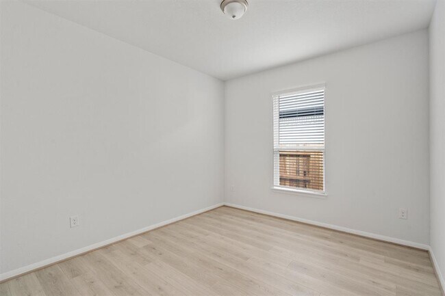 Building Photo - 315 Diamondleaf Dr