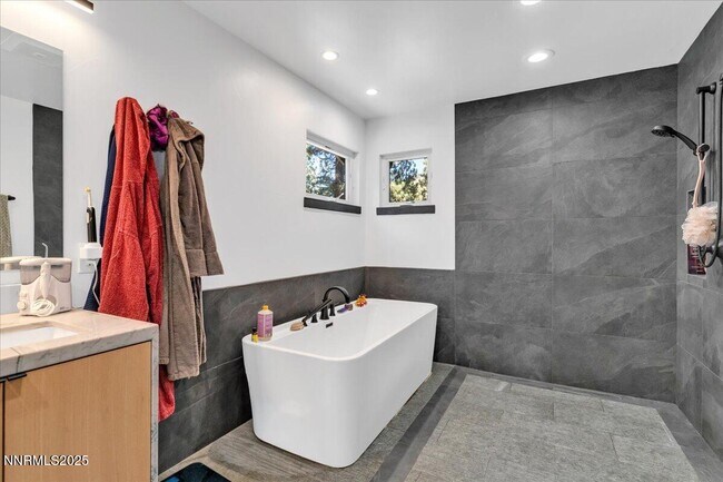 Building Photo - 1262 Hidden Woods Dr