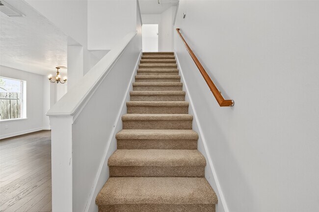 Building Photo - 7115 Renfro Dr