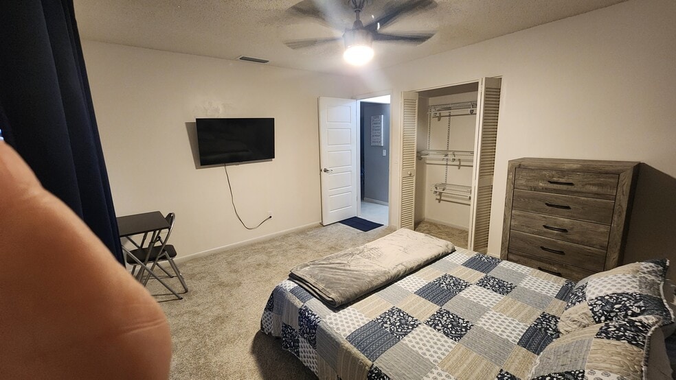 Building Photo - 881 SW General Patton Ter