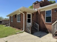 Building Photo - 19612 Oak St