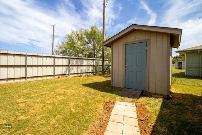 Building Photo - 33 Grant Gill Ln