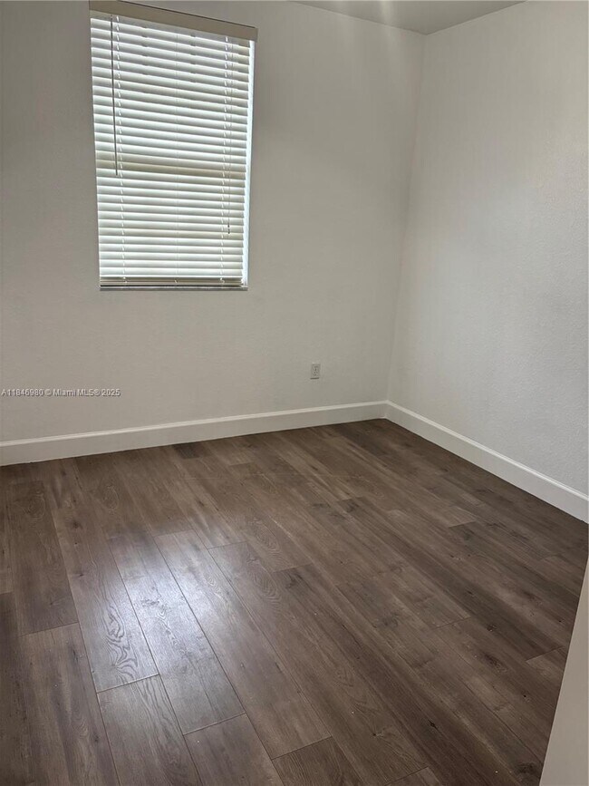 Building Photo - 413 SW 147th Ave