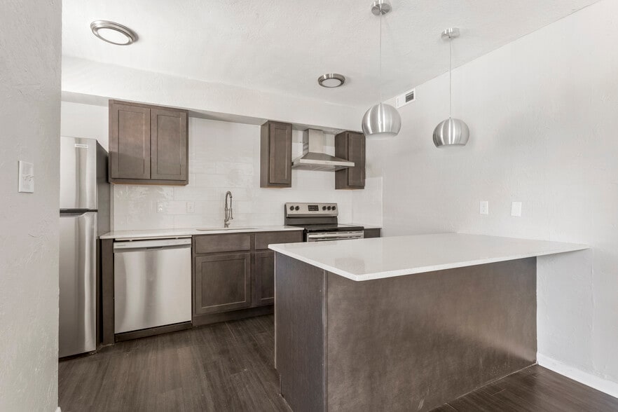 Terraces at Nichols Hills 2810 Dorchester Dr Oklahoma City OK 73120