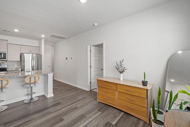 Building Photo - 182 Holloway Hl