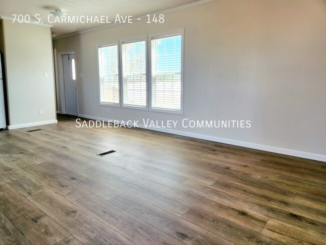 Building Photo - 700 S Carmichael Ave