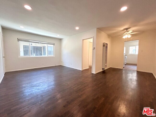 Building Photo - 1146 N Formosa Ave