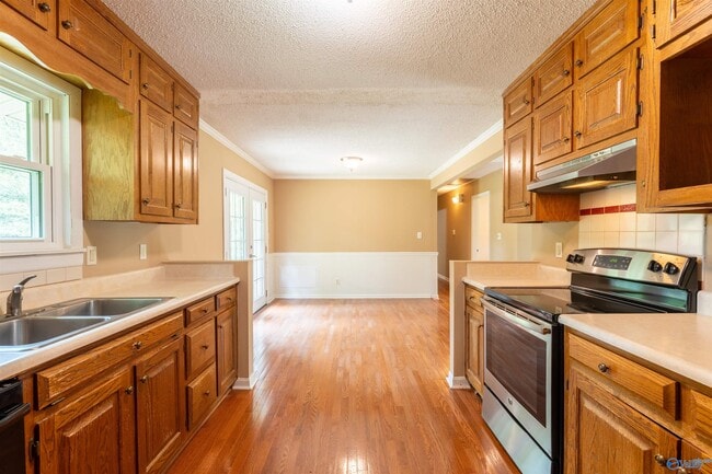 Building Photo - 612 Marion Dr