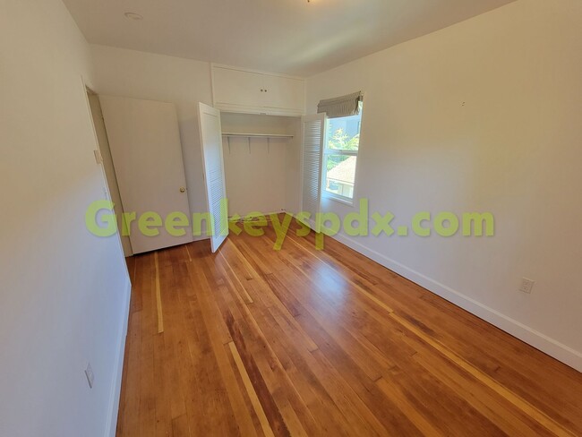 Building Photo - Awesome 3-Bedroom 1.5-Bathroom House in Ho...