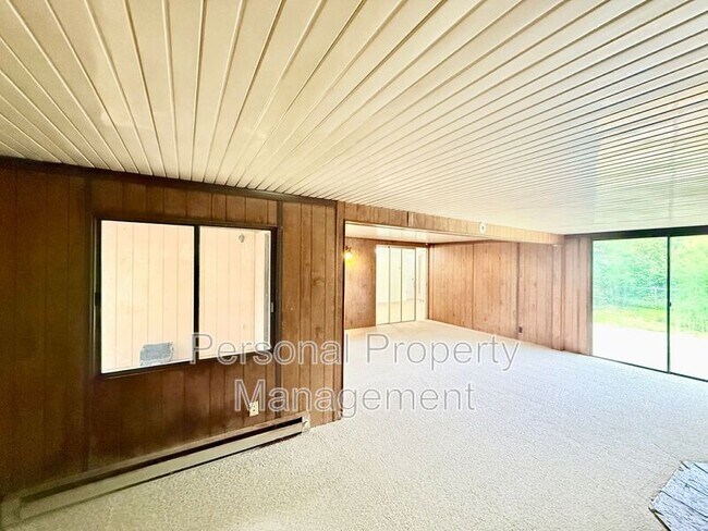 Building Photo - 5904 NE 109th St