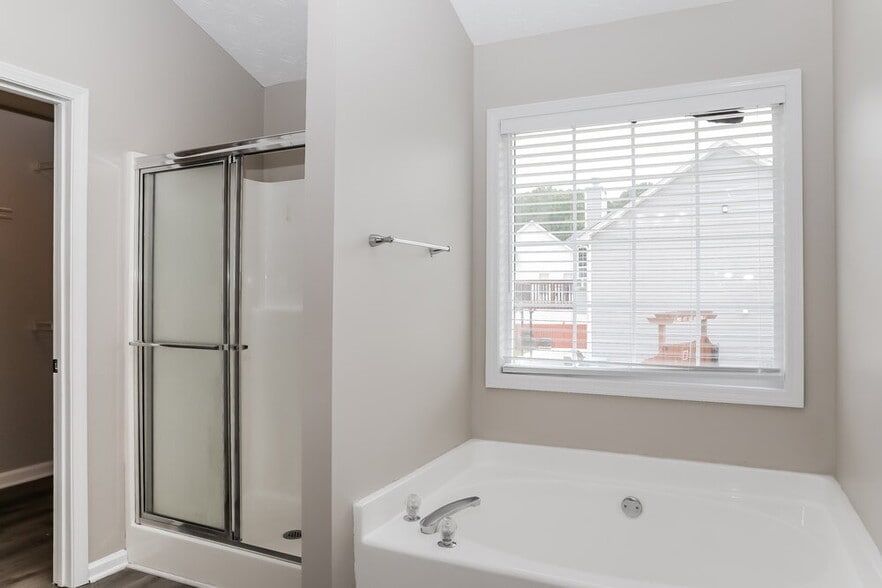 Building Photo - 652 Adams Landing Ct