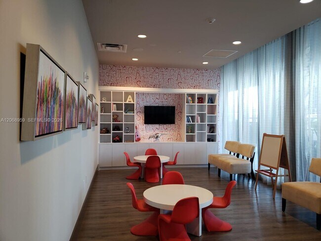 Building Photo - 5252 NW 85th Ave