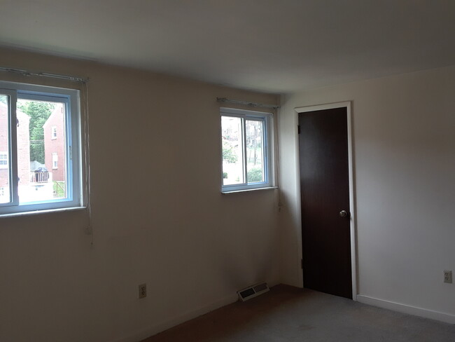 Large bedroom (hits king bed) - 3303 W Run Rd