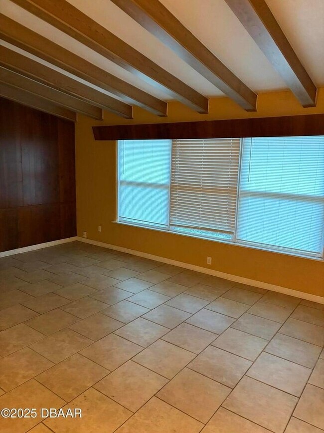 Building Photo - 2537 Coral Way W