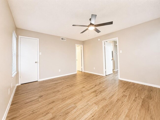 Building Photo - 10507 Mellow Ln