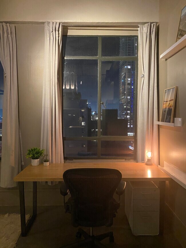 Building Photo - 849 S Broadway