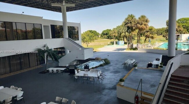 Building Photo - 6921 Environ Blvd