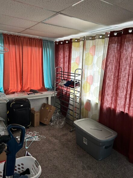 Building Photo - 405 1st St