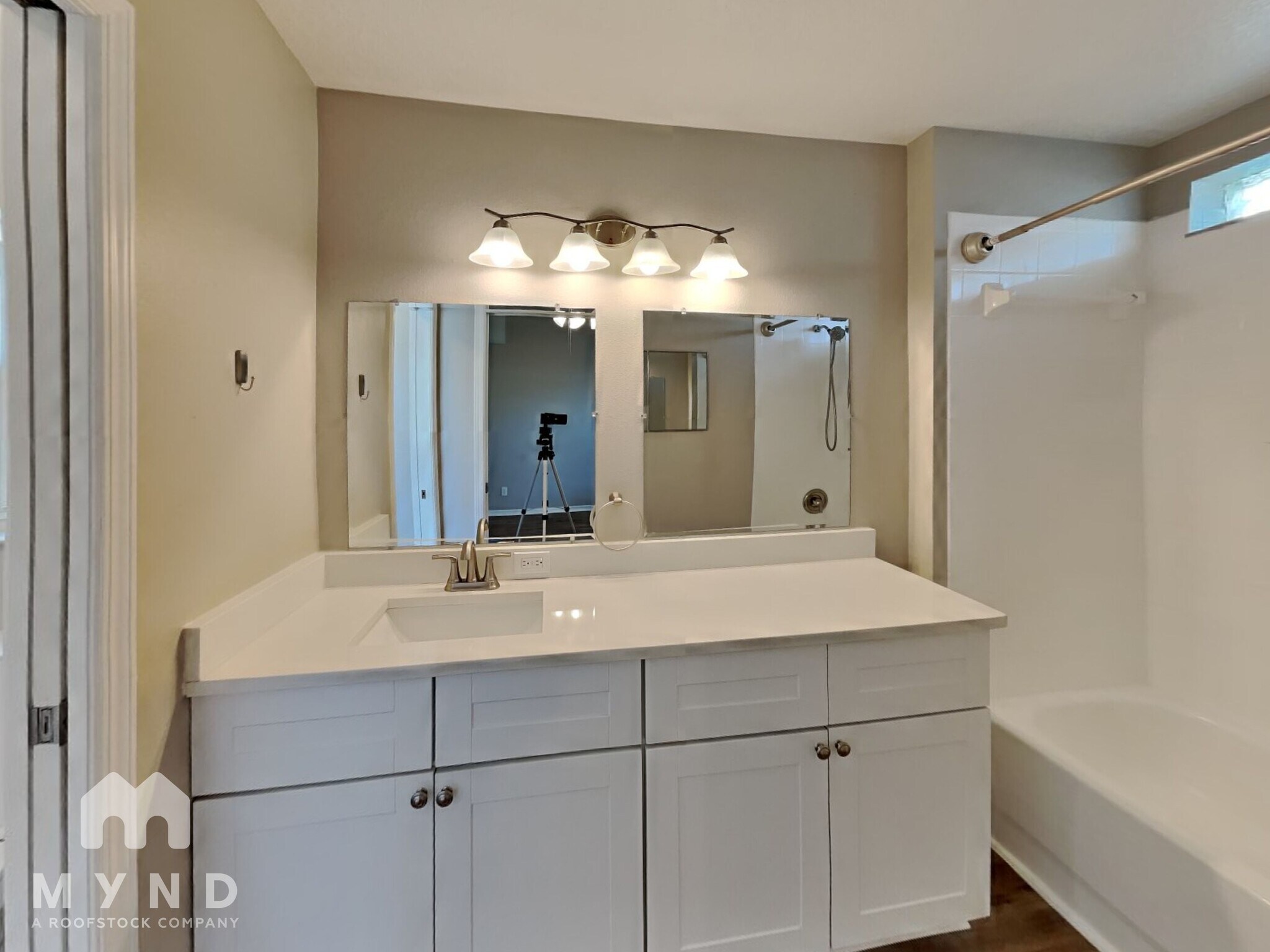 Building Photo - 8721 Persea Ct