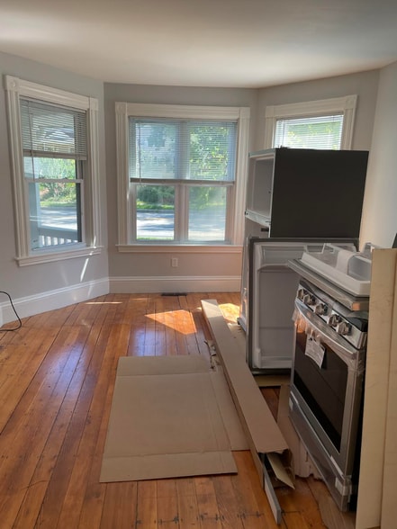 Building Photo - 22 Union St