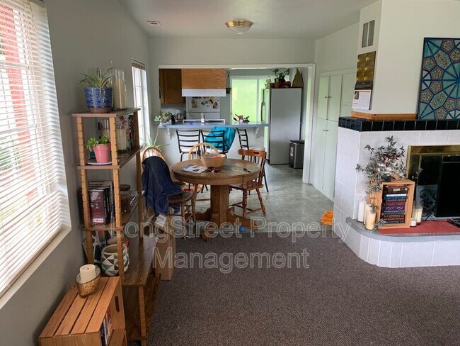 Building Photo - 1012 NW 34th St