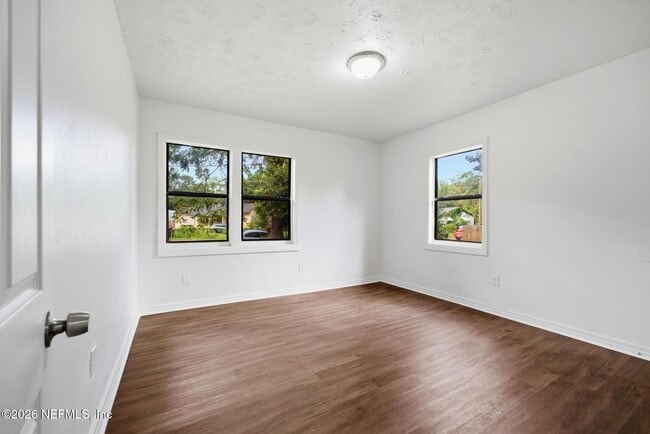 Building Photo - 920 George Cir