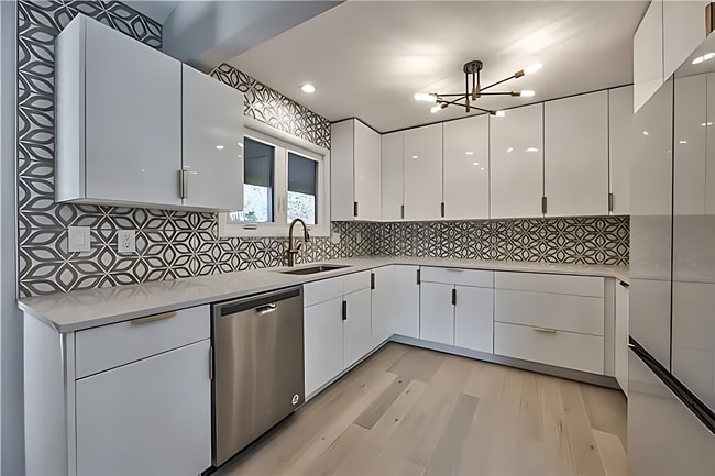 Building Photo - Wonderful Furnished Modern Home in Overlan...