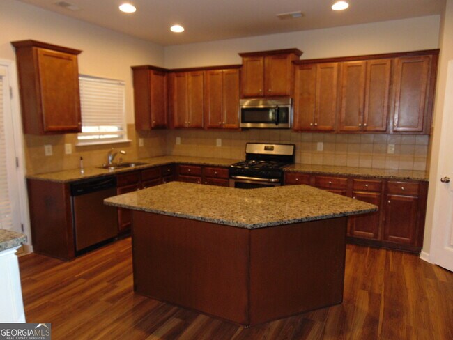 Building Photo - 1320 Napa Valley Dr SW