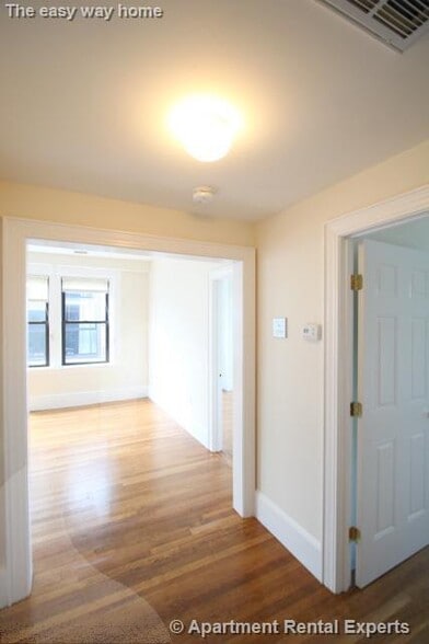 Building Photo - 881 Massachusetts Ave