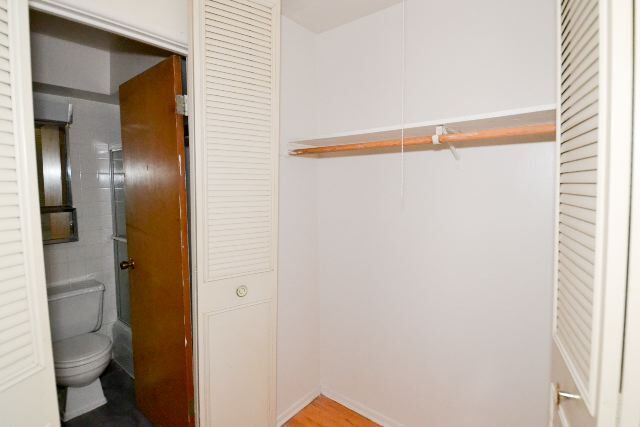 Building Photo - 675 W Wrightwood Ave